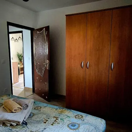 Val By Ta Leut Agency *