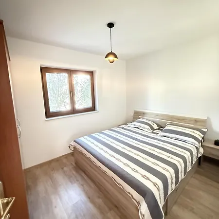 Val By Ta Leut Agency *