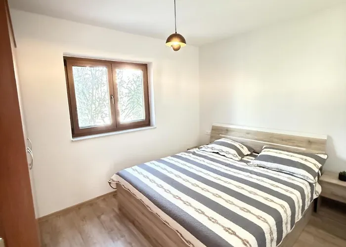 Val By Ta Leut Agency *