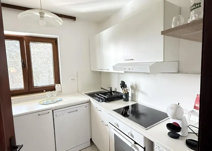 Val By Ta Leut Agency Apartment *